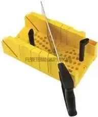 Caja de ingletes de lujo con sierra STANLEY 20-600-