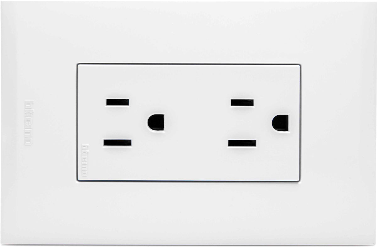 Tomacorriente duplex 2P+T 16A tamper-resistant blanco Nobile Bticino / AF2228TREB