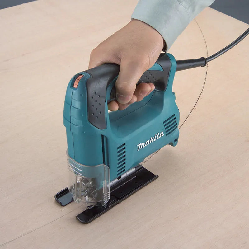 MAKITA 4327 SIERRA CALADORA CORTE 2-9/16″ 3100 CPM 450W