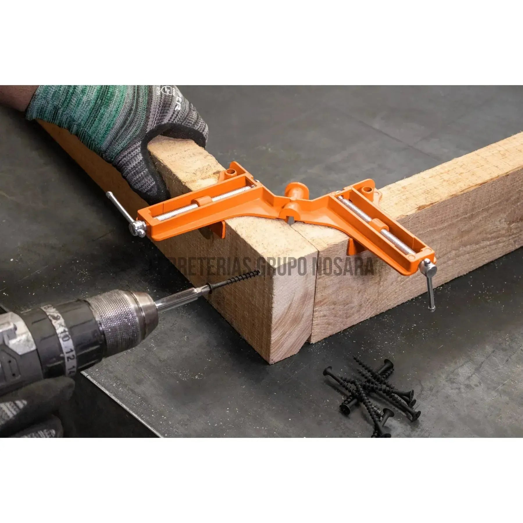 Prensa esquinera de 3" profesional, cuerpo aluminio, Truper / 17690-