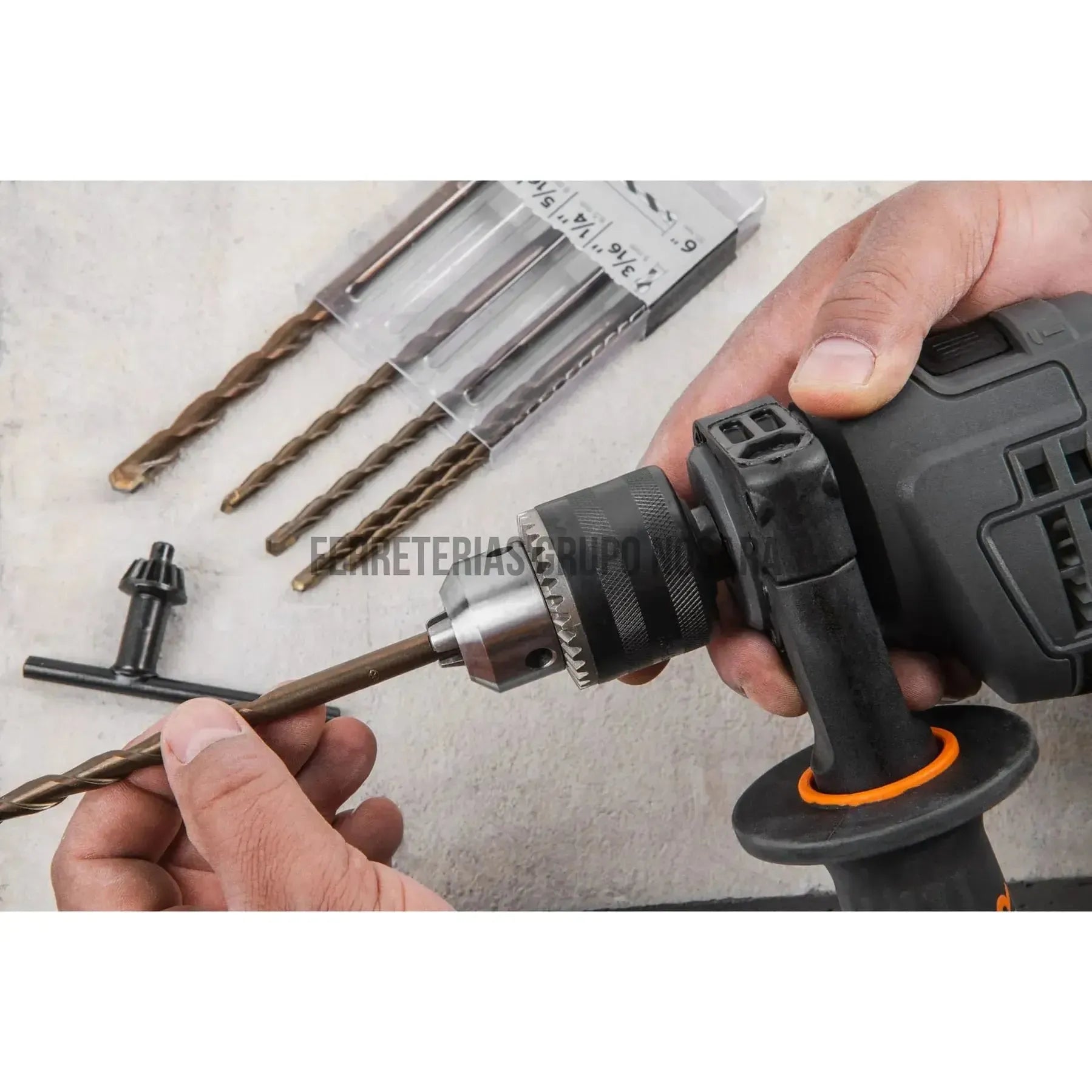 Rotomartillo 1/2" 700 W, 6 brocas y lentes de seguridad / 100292-