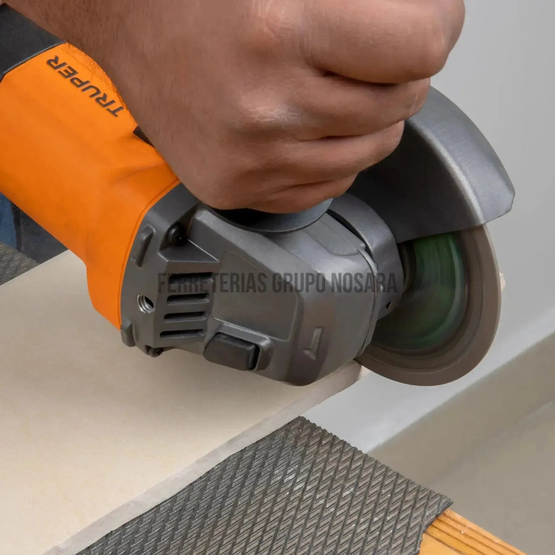Esmeriladora angular 4-1/2" 800 W, profesional, Truper / 16683-
