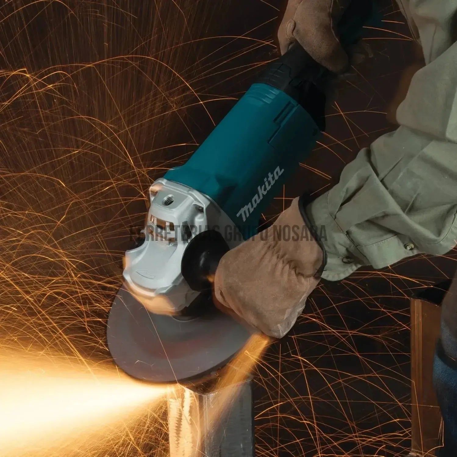 MAKITA ESMERILADORA ANGUL 9" GA9060-